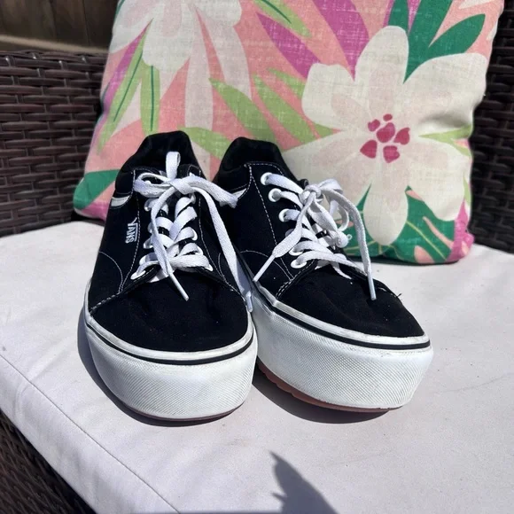 Vans Women's Seldan Platform Sneakers Size 9.5 - Picture 2 of 6